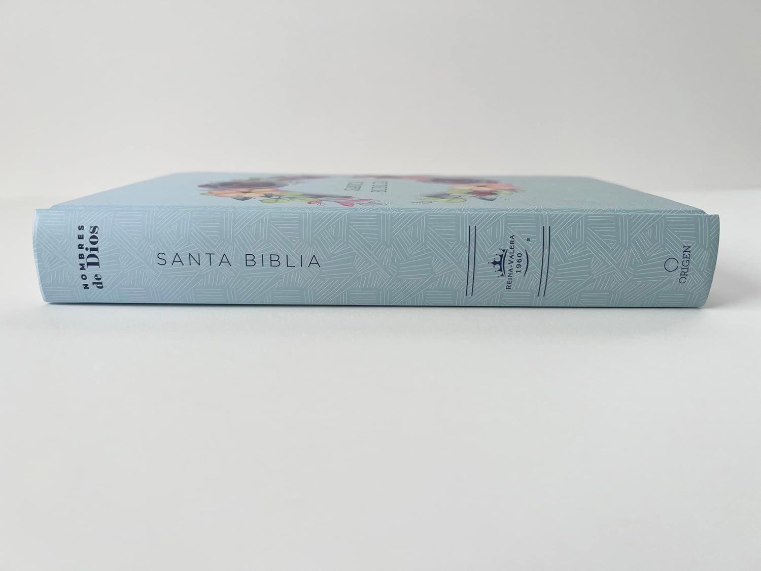 Biblia Reina Valera 1960 con Concordancia y Palabras de Jesús en Rojo – Tapa Dura Flores Celeste, Letra 10.5pt, 14x20 cm
