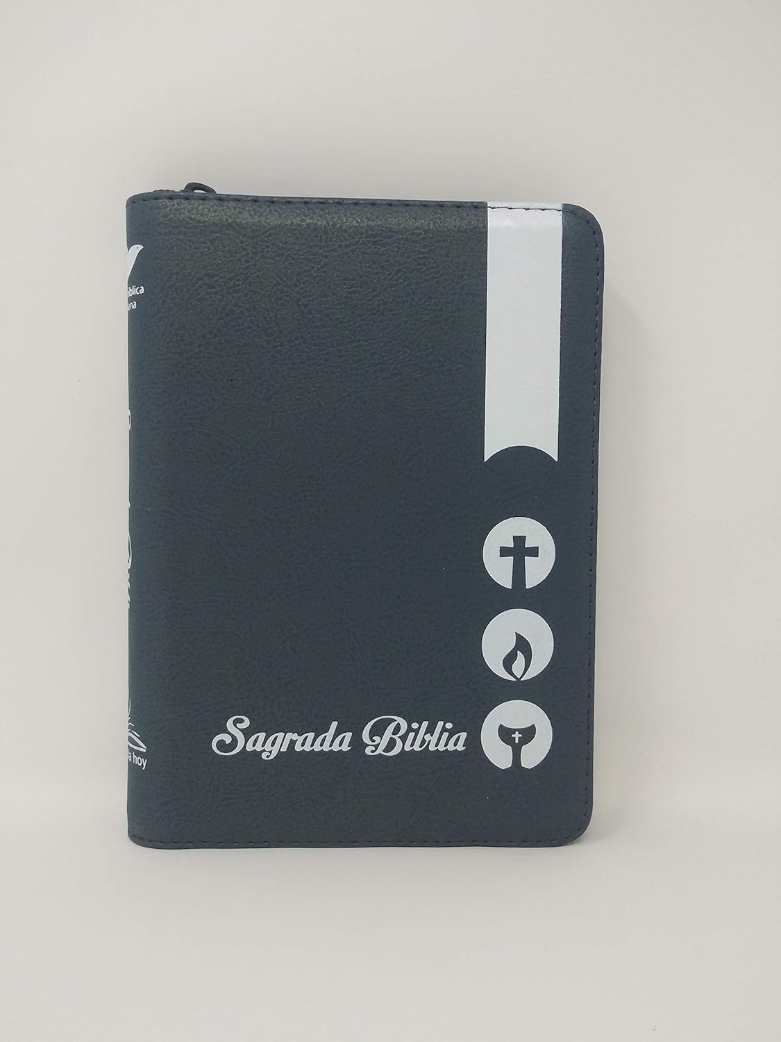 Biblia Dios Habla Hoy (con Deuterocanónicos) – 055DK – Letra 10 pts – 13,5x19,5 cm – Cierre – Gris