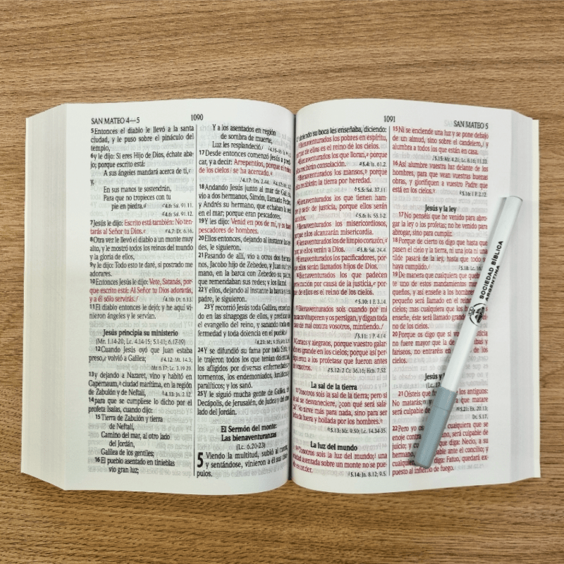 Biblia Reina Valera 1960 – Tapa Vinilo Vino Canto Blanco, Concordancia, Palabras de Jesús en Rojo, 14 x 20 cm, Letra 12 Puntos