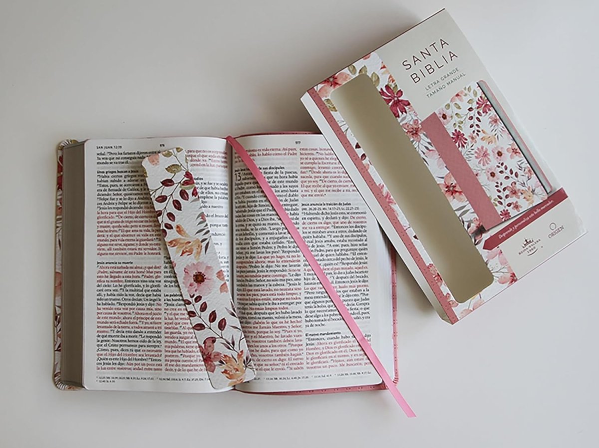Biblia Reina Valera 1960 · Tapa rosada · Diseño con flores