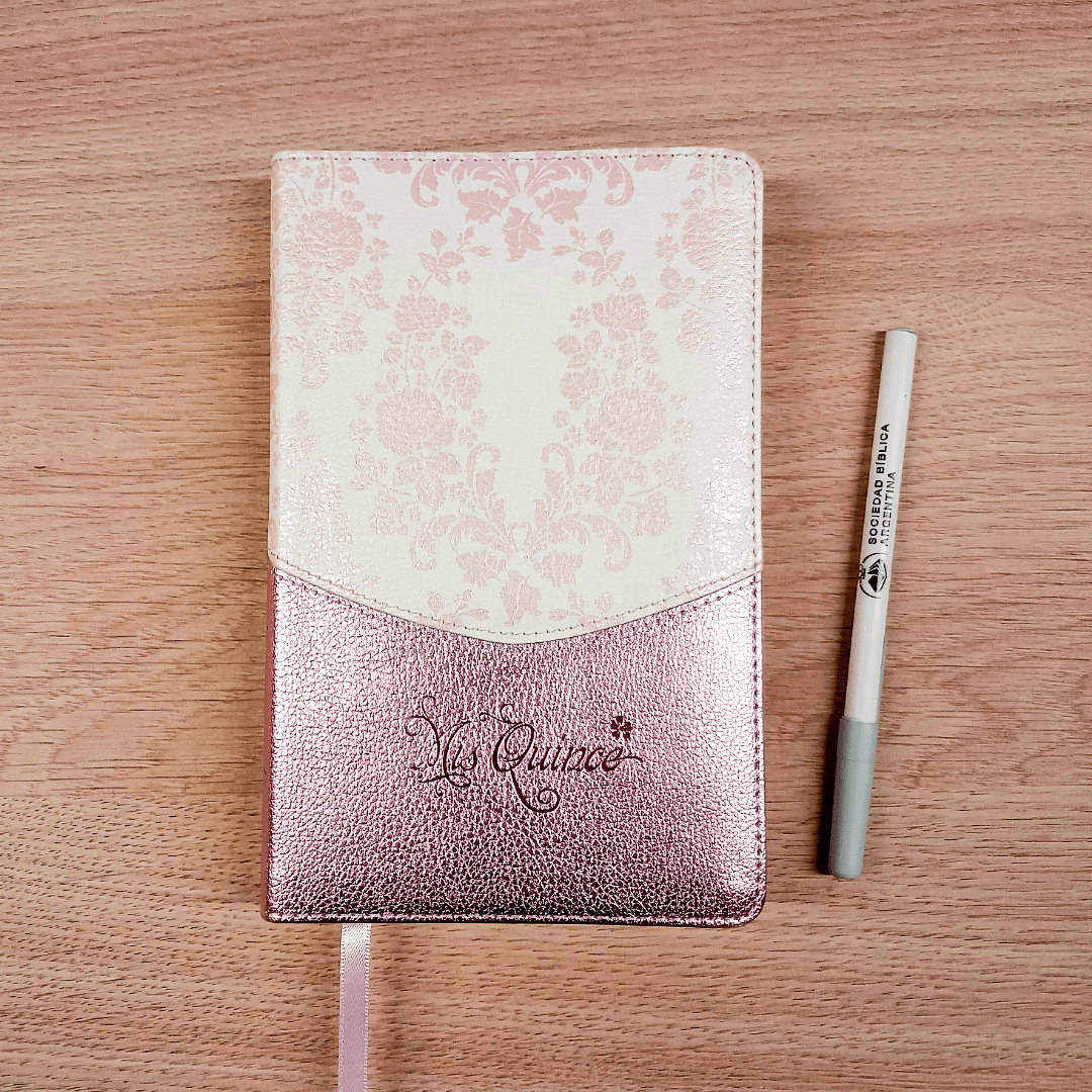Biblia Mis Quince Reina Valera 1960 – Tapa Imitación Piel Rosa Floreado