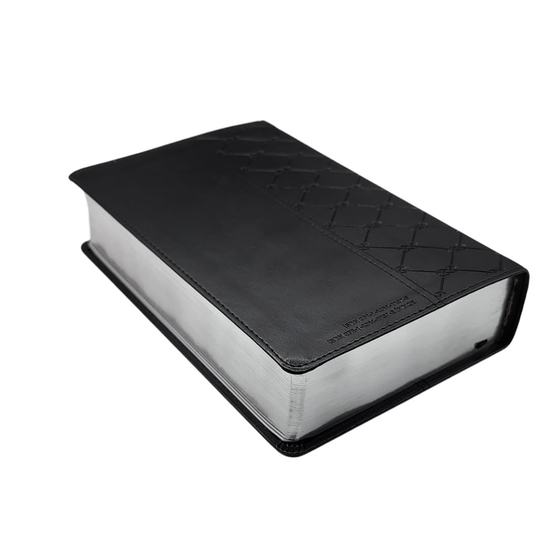 Biblia Nueva Traducción Viviente – Tapa Imitación Piel Negro, Letra 12pt, 14x21 cm