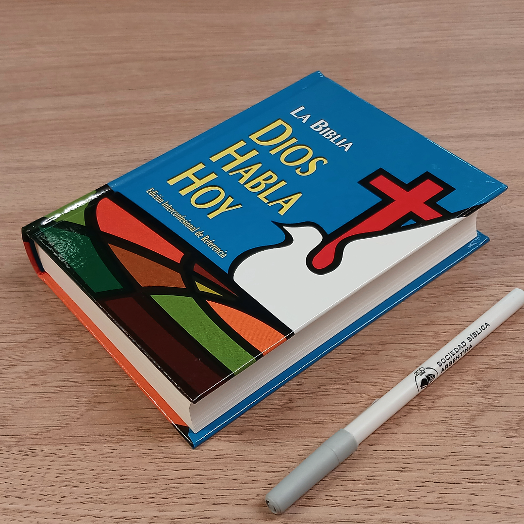 Biblia Dios Habla Hoy con Deuterocanónicos – Tapa Dura Azul, Letra 7 Puntos