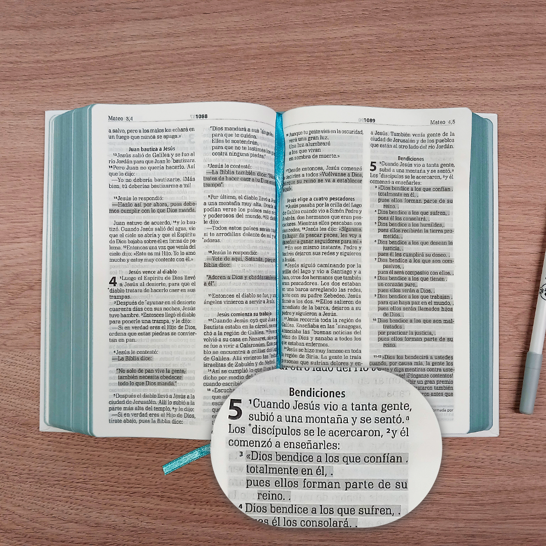 Biblia Traducción Lenguaje Actual – Tapa Dura Blanco, Concordancia, Palabras de Jesús en Rojo, Letra 10 Puntos