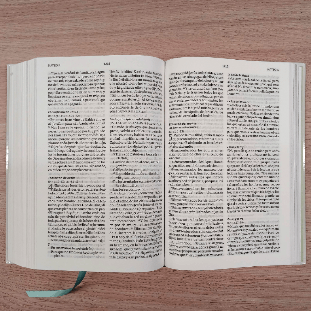 Biblia De Referencia Con Enciclopedia Ilustrada (Tapa Dura)