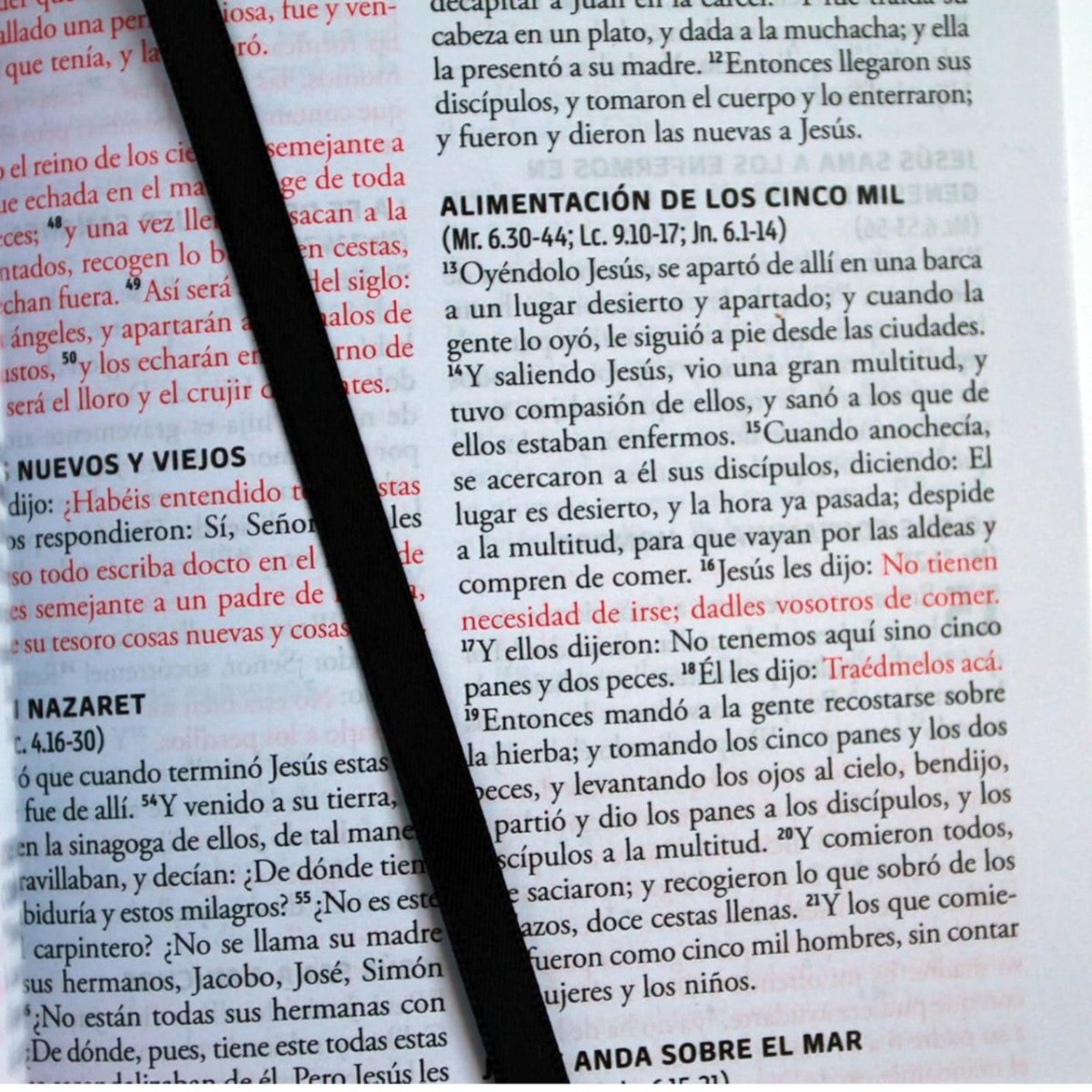 Biblia Reina Valera 1960 Momentos Especiales con Palabras de Jesús en Rojo – Tapa Blanda Negra, Letra 9pt, 14x22 cm