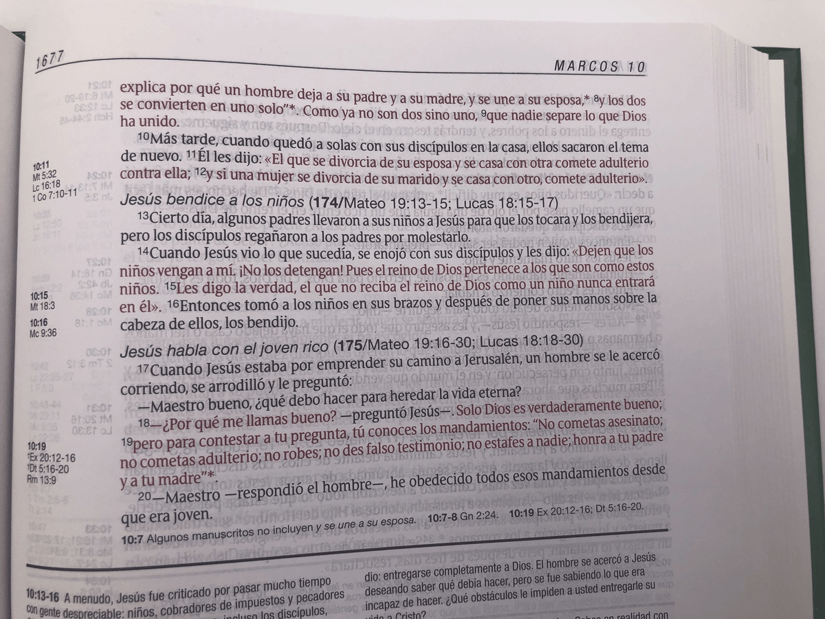 Biblia De Estudio Diario Vivir Nueva Traducción Viviente Tapa dura