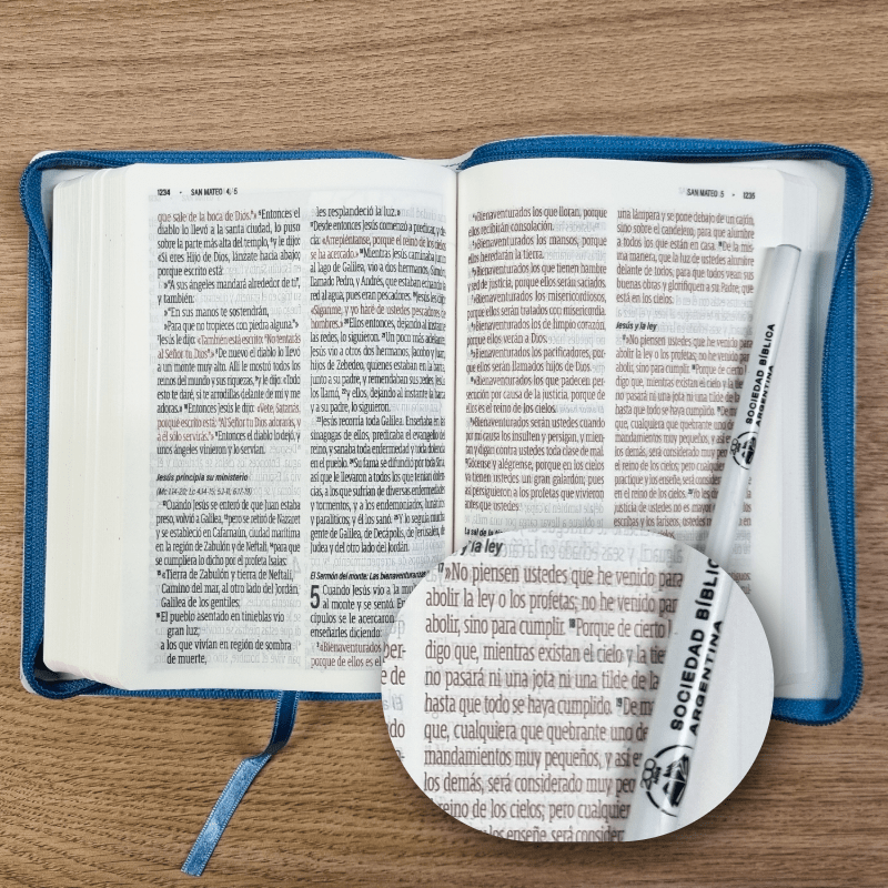 Biblia Reina Valera Contemporánea – Tapa Vinil Blanca, con Cierre, Concordancia, Palabras de Jesús en Rojo, Letra 13 Puntos
